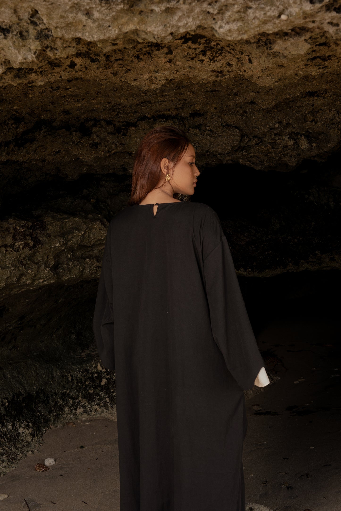 PREORDER MONA CONTRAST ABAYA - NOIR