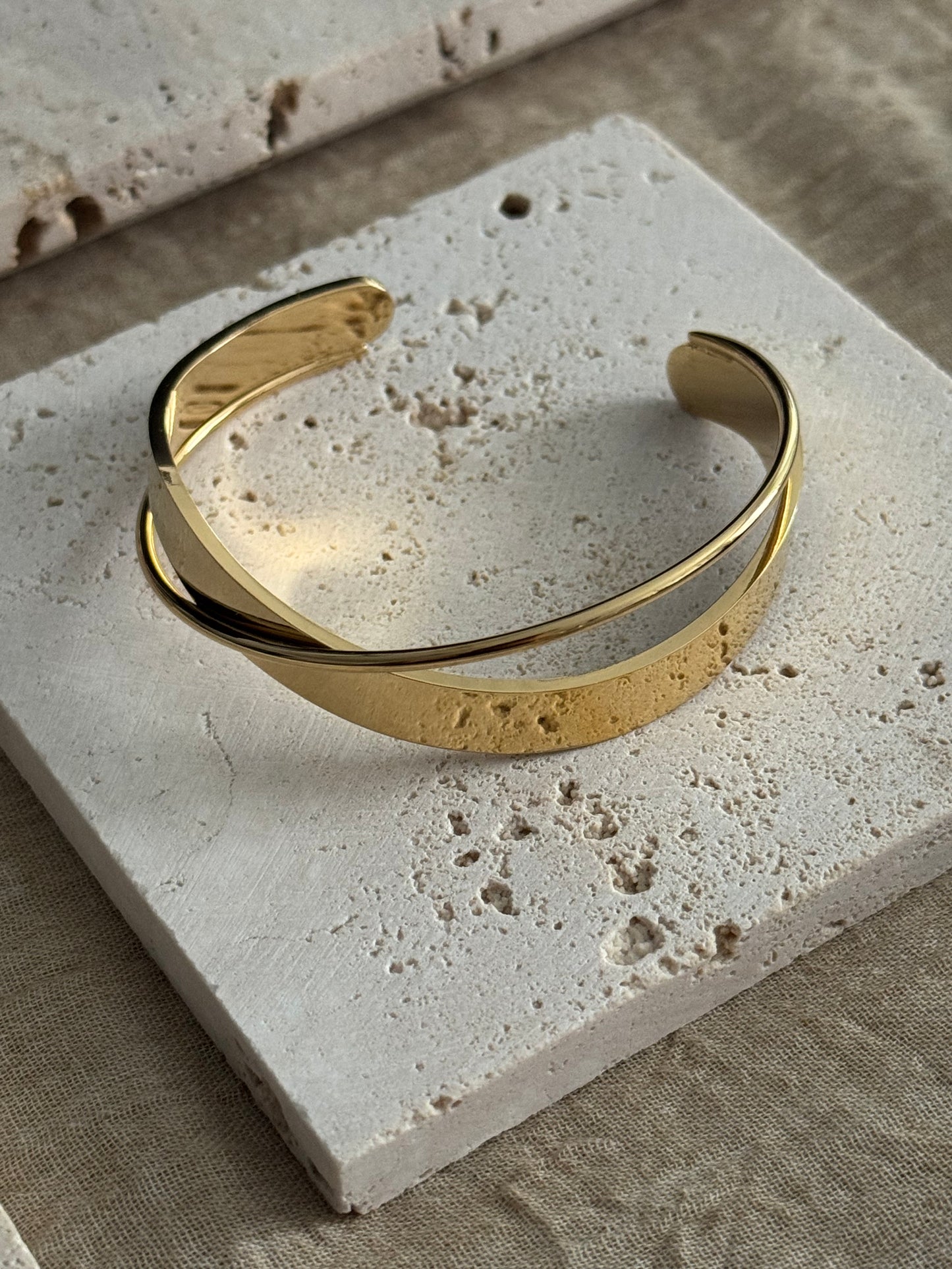 Crossover Orbit Band - Gold