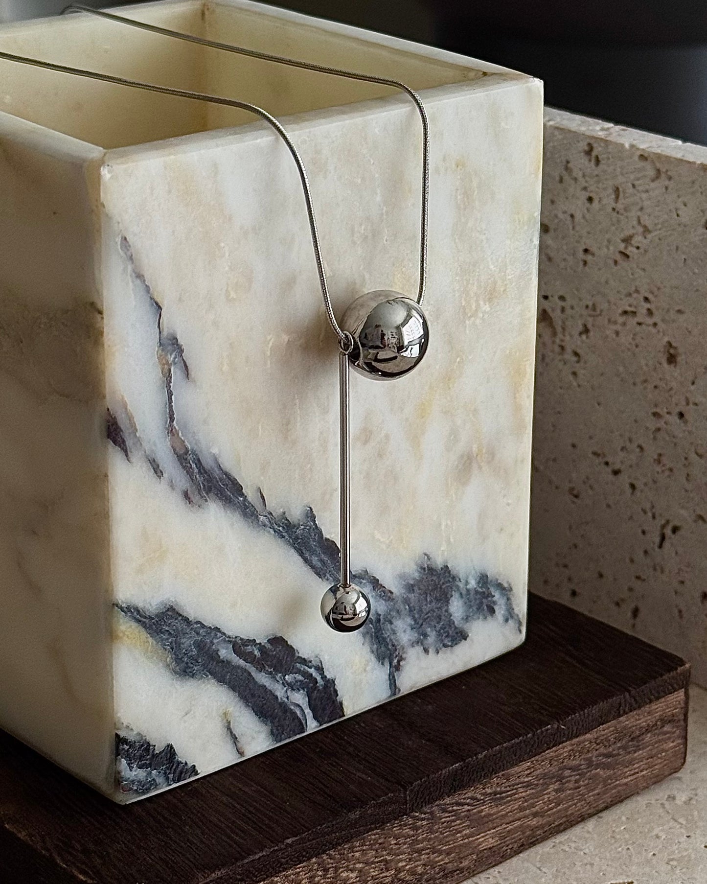 ORB LINE DROP NECKLACE - SILVER