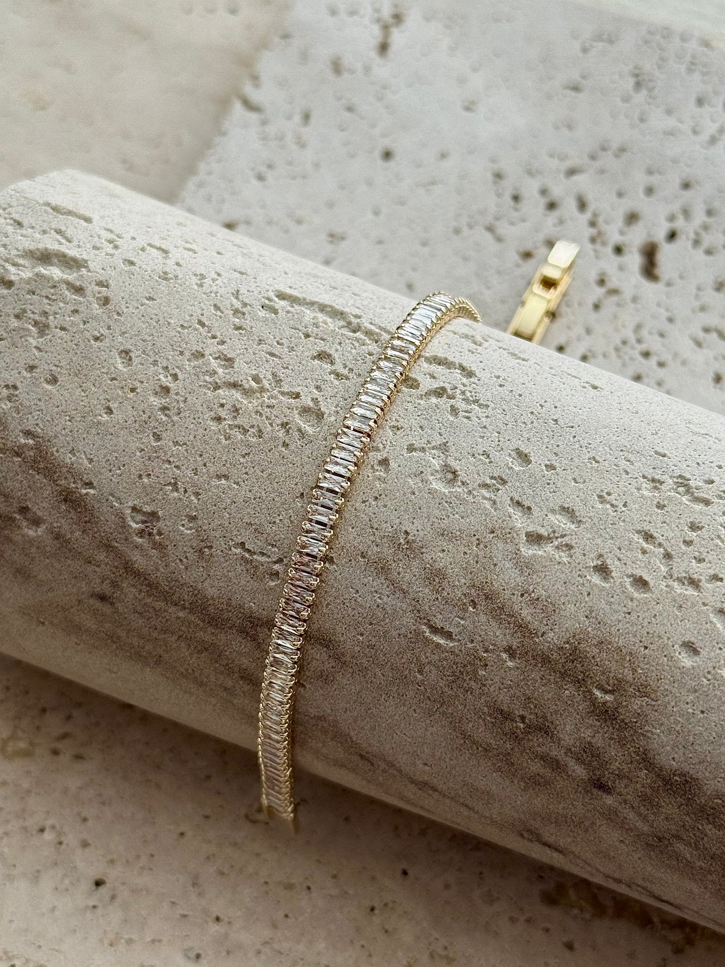 SLIM PLATE TENNIS BRACELET - GOLD