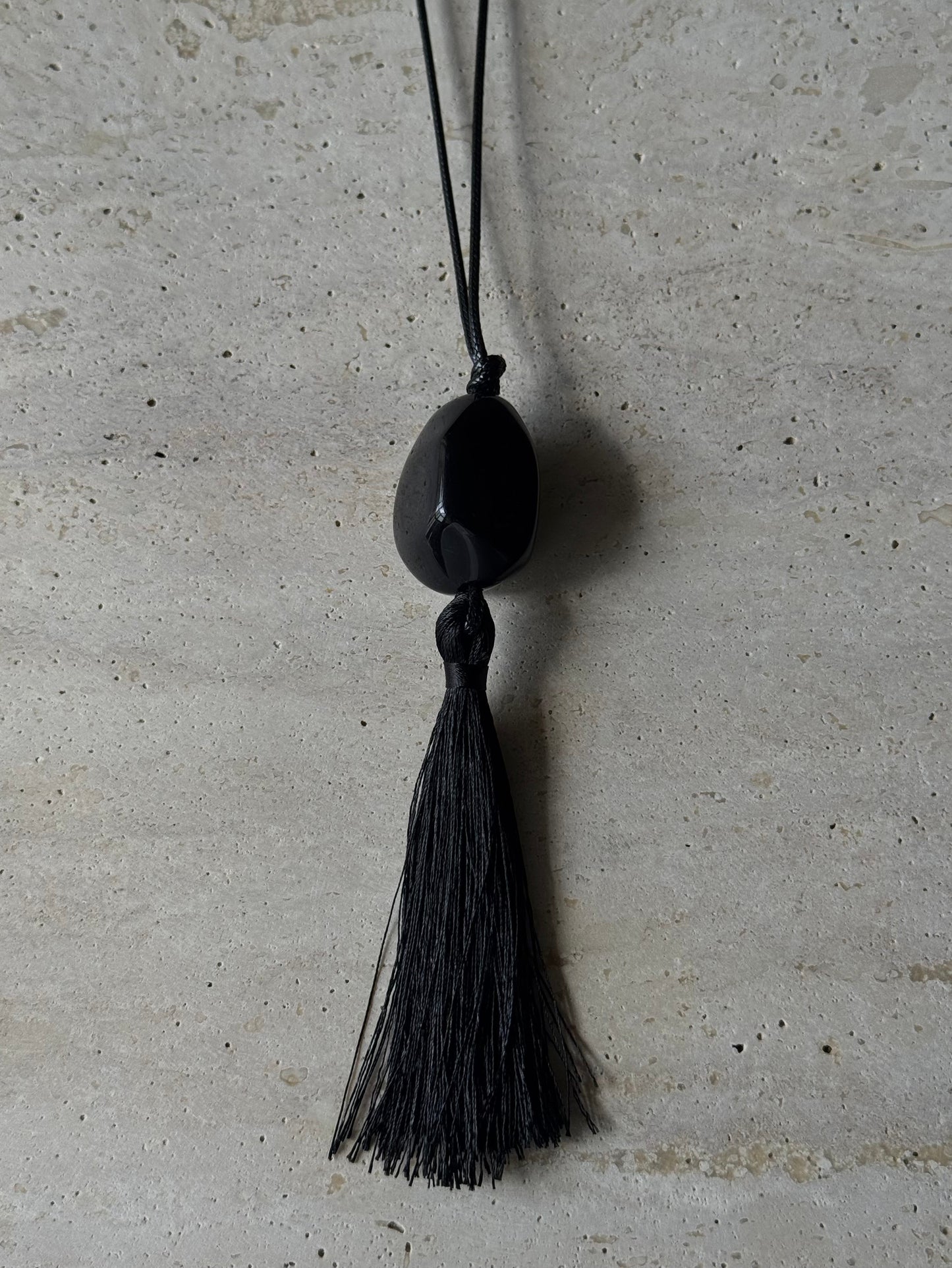 IRREGULAR BEAD TASSEL NECKLACE
