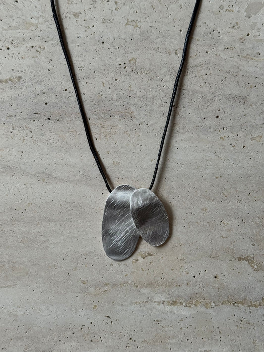 DOUBLE BRUSHED PENDANT NECKLACE