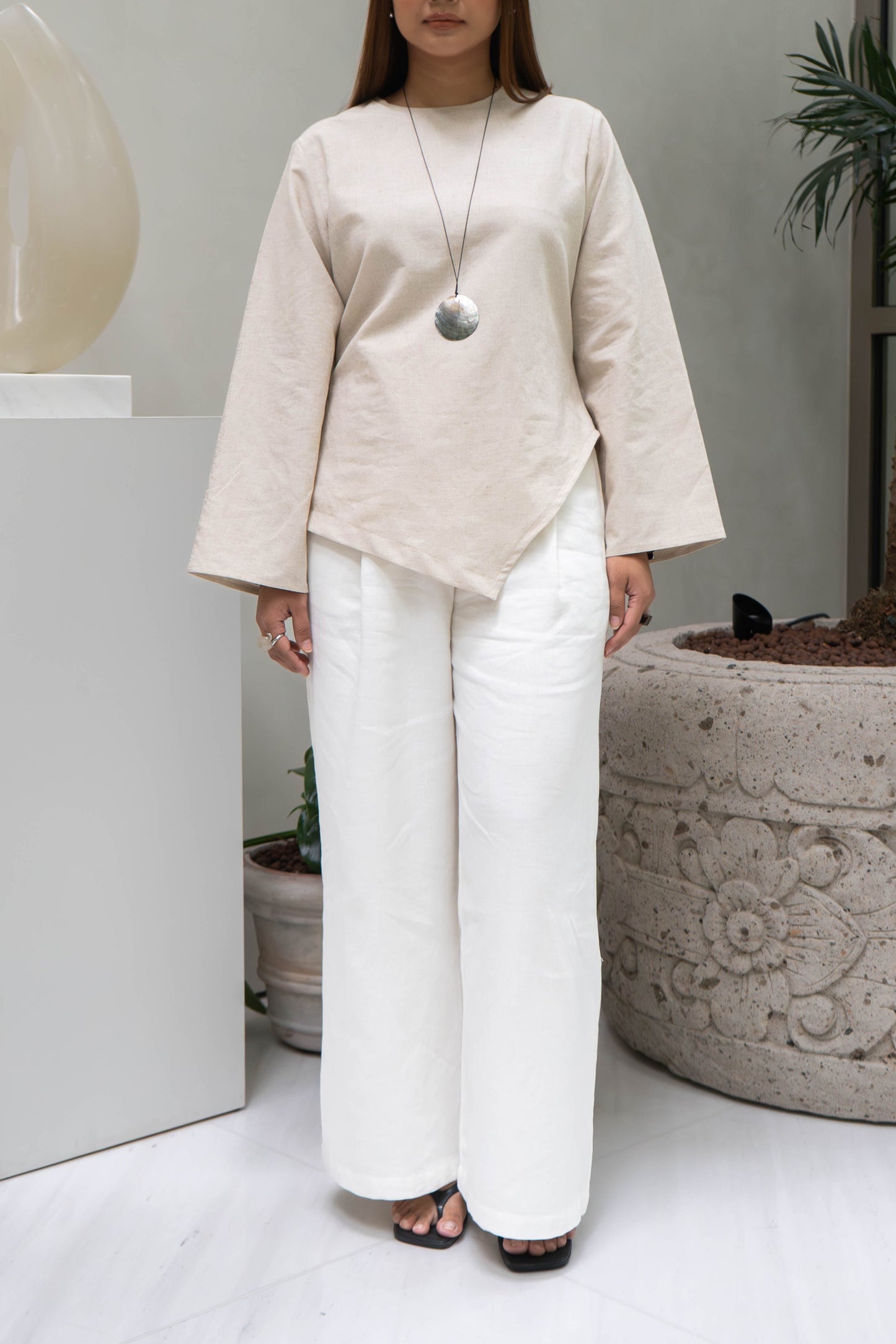 GAIA ANGLED HEM TOP - LINEN