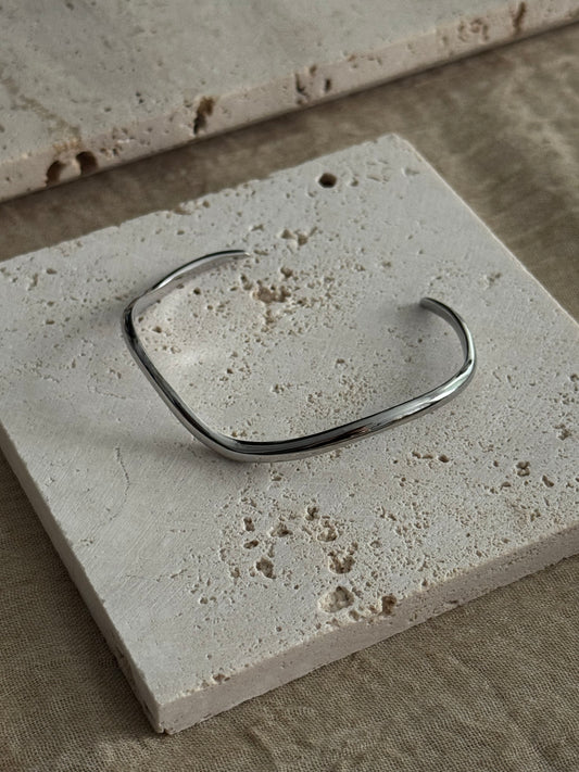 LINEAR WAVE BAND - SILVER