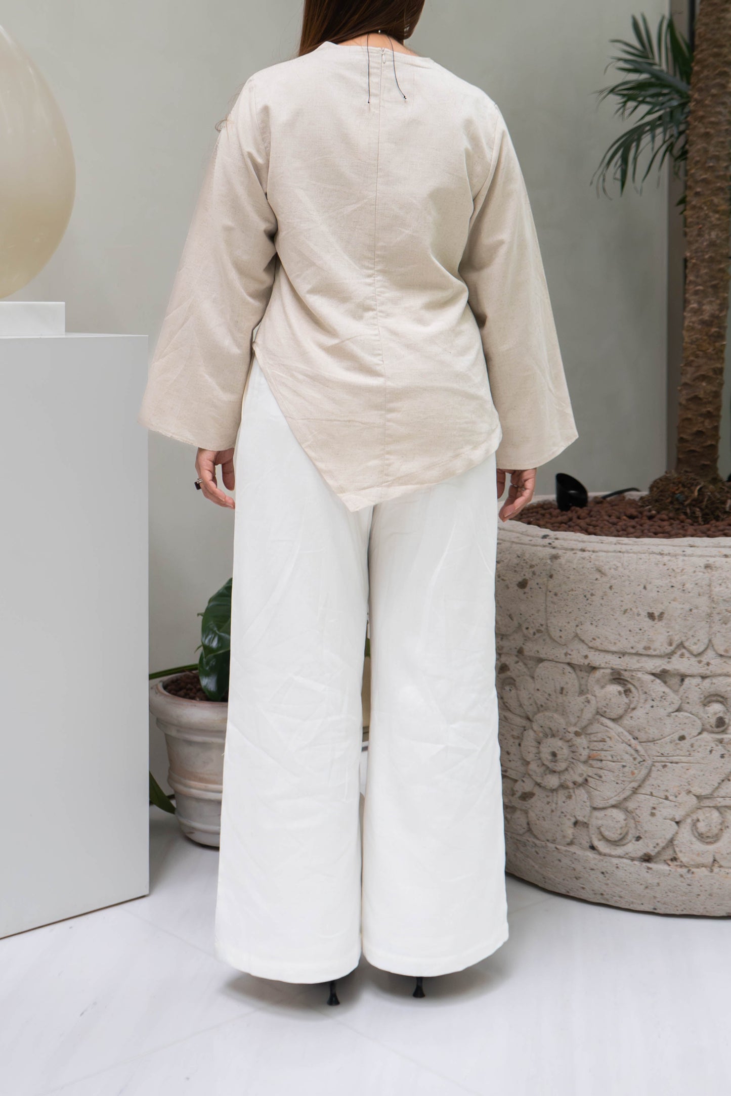 GAIA ANGLED HEM TOP - LINEN