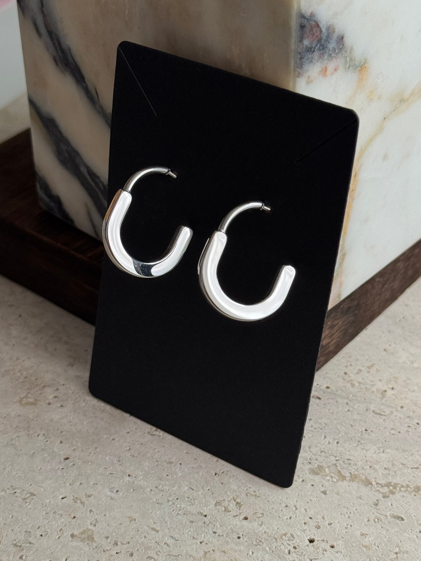 OBLONG HOOP EARRINGS - SILVER